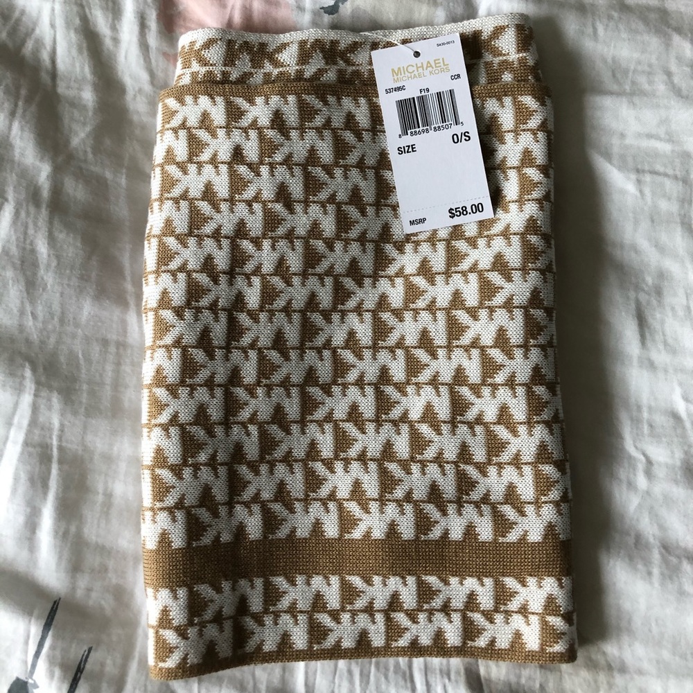 NWT Michael Kors Reversible Scarf
